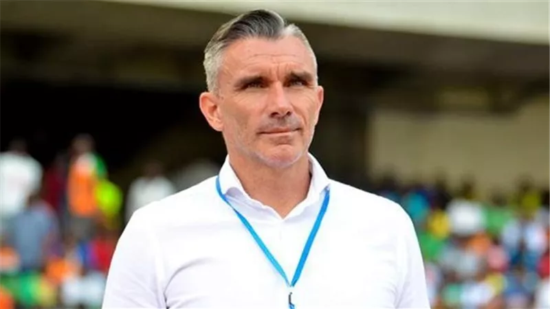 مفاجأة .. كارتيرون يمهد للرحيل مرة أخرة عن الزمالك وينتظر عرض هذا النادى