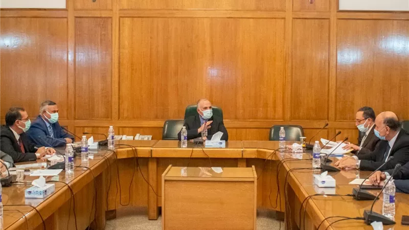 عبد العاطى: الإستمرار فى رفع حالة الاستنفار إستعداداً لموسم الأمطار والسيول