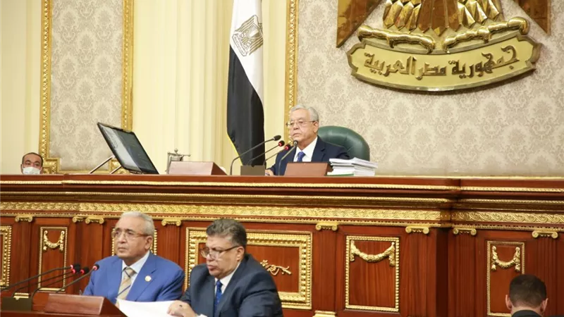 جبالى يحيل مشروعات قوانين مقدمة من الحكومة للجان المختصة