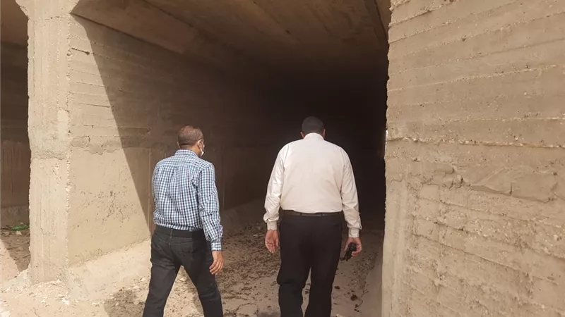 محافظ أسيوط يكلف قيادات المحافظة ورؤساء المراكز بالمرور على مخرات السيول