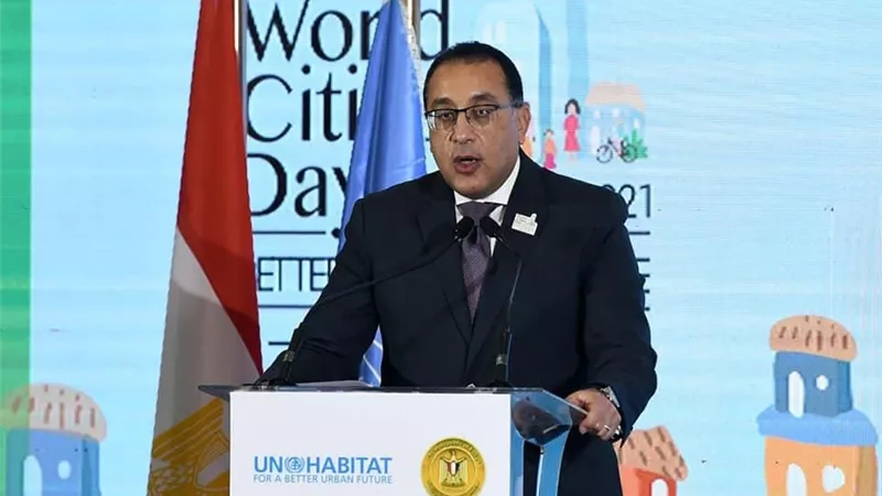 مدبولي: يجب أن نعمل معا من أجل تحفيز استدامة ومرونة المدن بالتوسع بالبناء الأخضر والمساحات الخضراء المفتوحة واستثمار الطاقات المتجددة