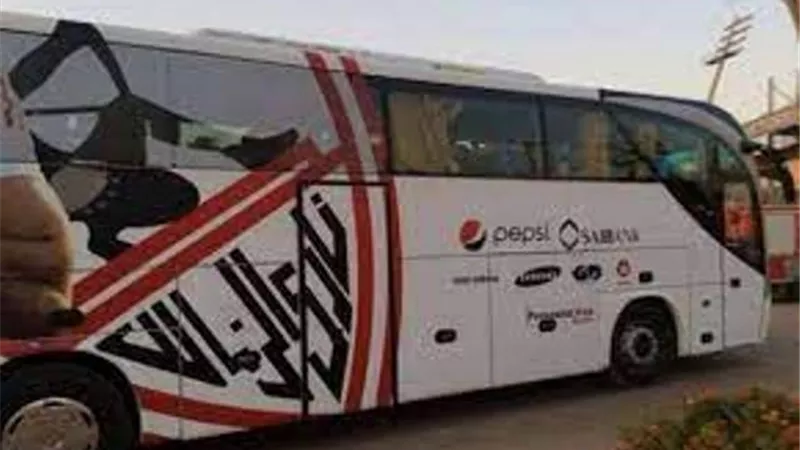 حافلة الزمالك تصل ستاد برج العرب لمواجهة الطلائع