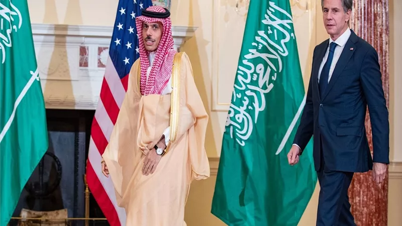 وزيرا خارجية السعودية وأمريكا يبحثان سبل تعزيز علاقات التعاون