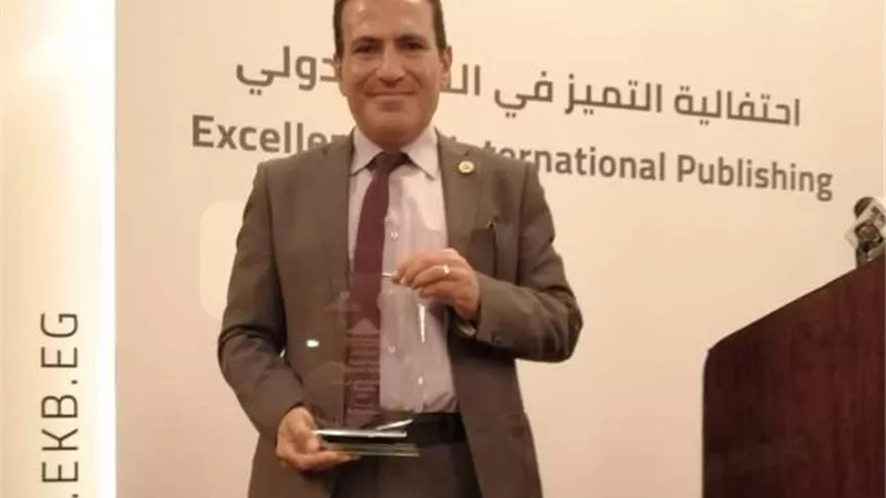كلية العلوم بجامعة السويس تفوز بالمركز الأول للتميز البحثى فى الكيمياء.. بالصور