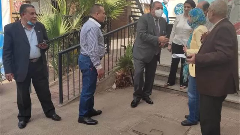 رئيس جامعة حلوان يتابع انتظام الدراسة بكليات التطبيقية والاقتصاد والسياحة.. بالصور