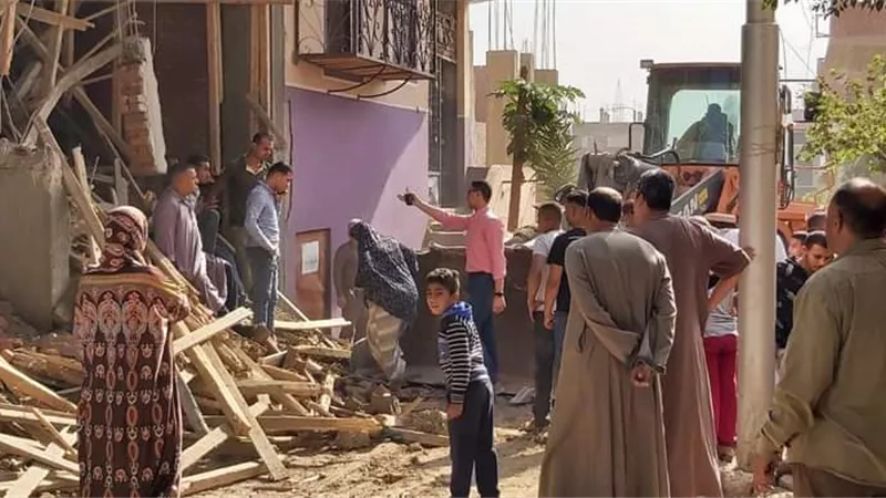 نائب محافظ القليوبية يقود حملة مكبرة لازالة التعديات على الأراضي الزراعية بالخانكة