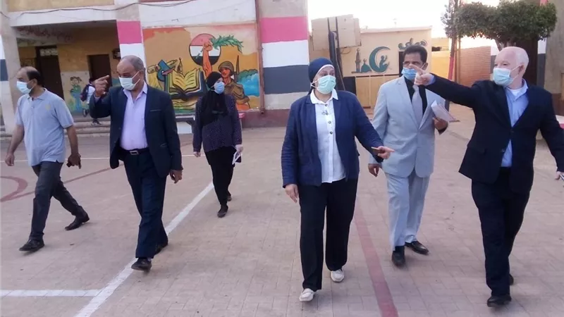 وكيلة تعليم القليوبية تتابع جولاتها بمدارس إدارة القناطر الخيرية