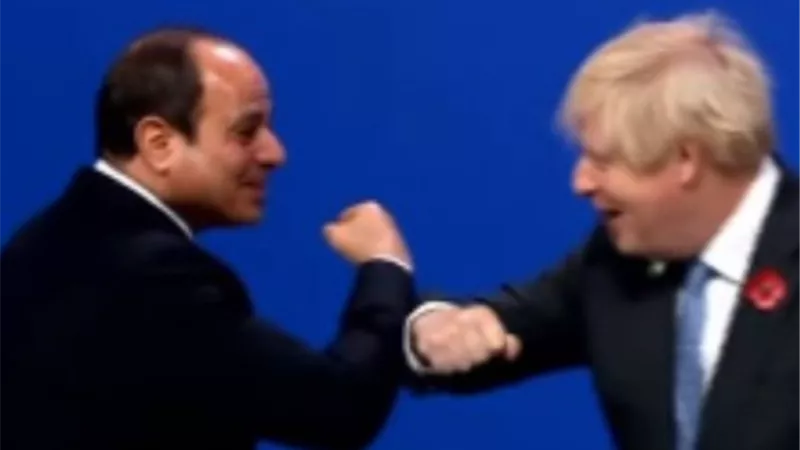 الرئيس السيسي يصل مقر قمة 