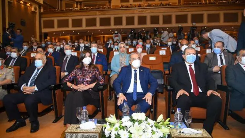 وزير الدولة الإنتاج الحربى للعاملين خلال إحتفال الوزارة بعيدها: كفاحكم النبيل محل تقدير كبير
