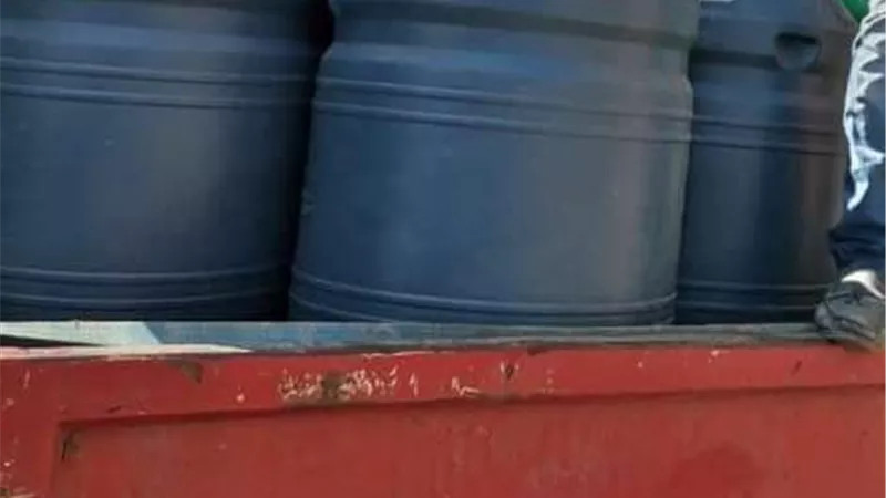 ضبط 2 طن و800 كيلو مخللات مجهولة المصدر بالشرقية