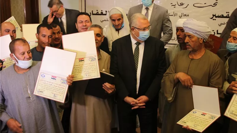 وزير الزراعة لمزارعى القمح :ضرورة زيادة الإنتاجية لتقليل الفجوة الغذائية والاستيراد..صور