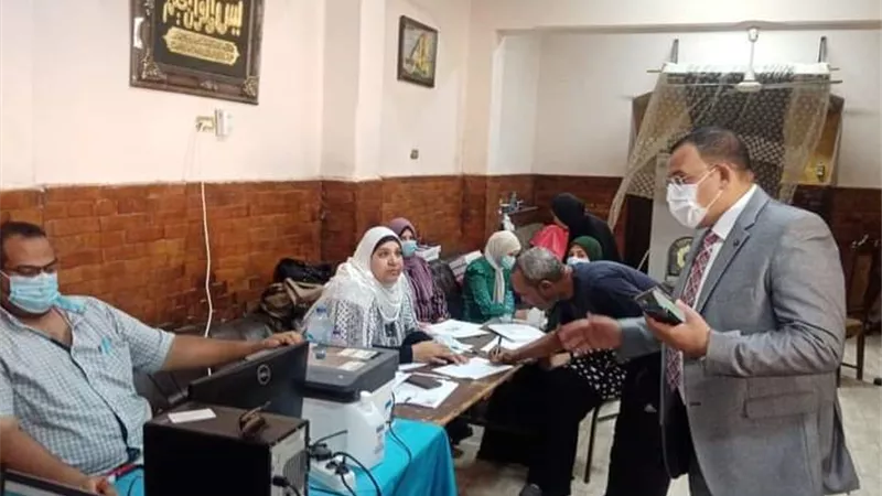 الحفناوى يتفقد أعمال التطعيم بلقاحات فيروس كورونا بمركز شباب المدينة
