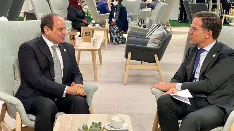 السيسي يبحث مع رئيس وزراء هولندا التعاون في مجال المياه وتوطين الاستثمارات الهولندية في مصر