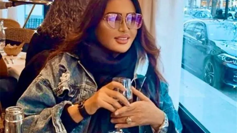 شاهد .. لطيفة تلفت الأنظار بإطلالة جذابة فى أحدث ظهور