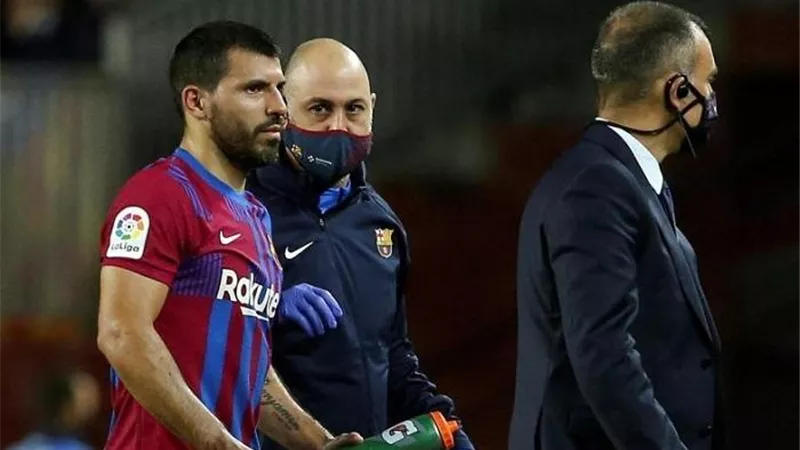 برشلونة يعلن غياب أجويرو عن الملاعب لمدة 3 أشهر