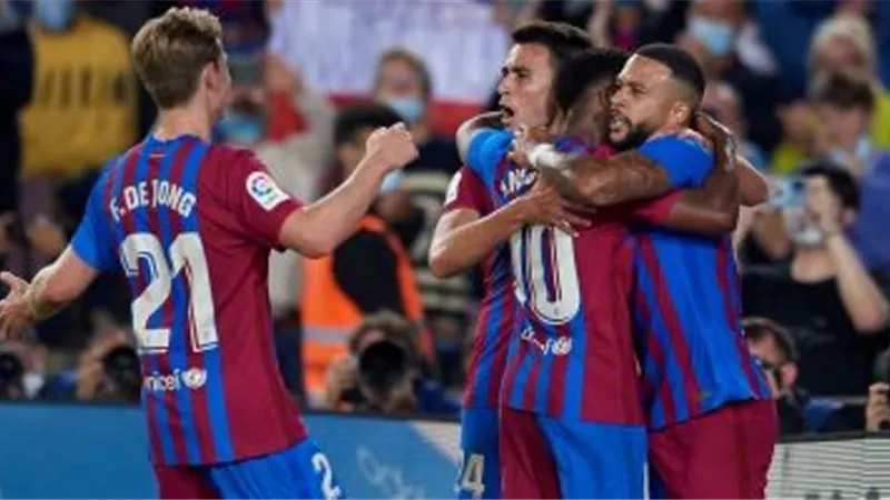 برشلونة ضيفا على دينامو كييف .. موعد المباراة والقناة الناقلة