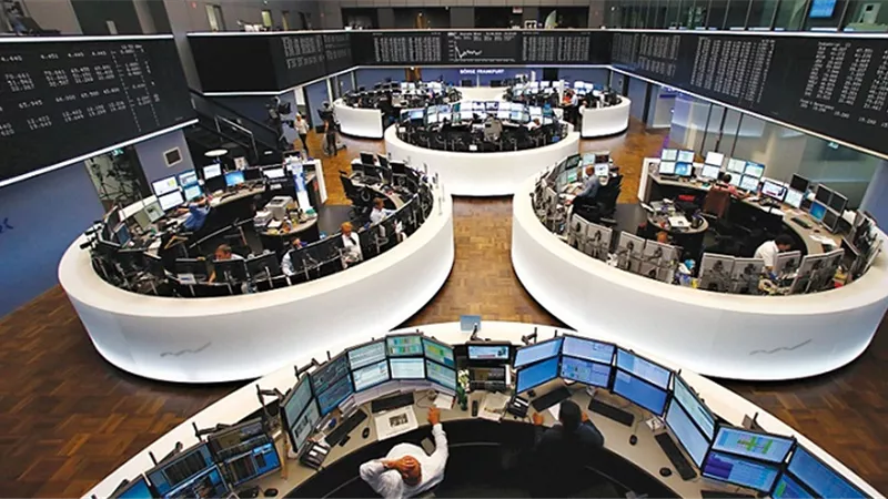الأسهم الأوروبية تهبط بفعل شركات التعدين قبيل قرارات هامة من بنوك مركزية