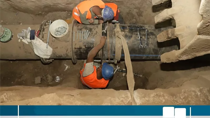 مياه أسيوط تواصل ربط خطي مياه 630 مم GRP بمركز أبنوب وأعمال الربط على وشك الإنتهاء