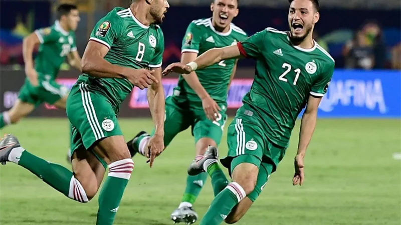 لاعب جديد يغازل محاربى الصحراء من بلجيكا