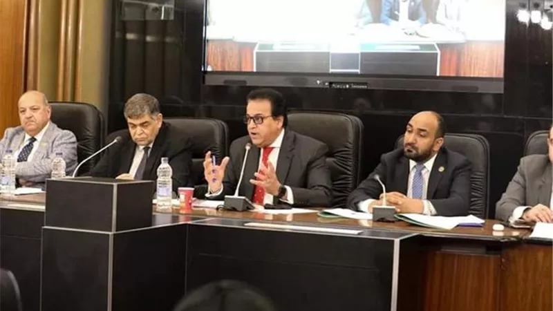 عبدالغفار: دراسة ربط مستشفيات الصحة والجامعية إلكترونيا لتسهيل الخدمات للمواطنين