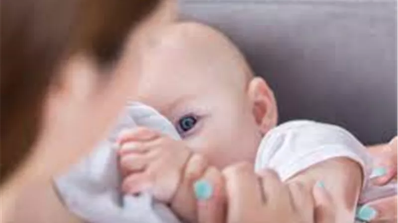 4 خطوات لرضاعة طبيعية صحية .. انفوجراف