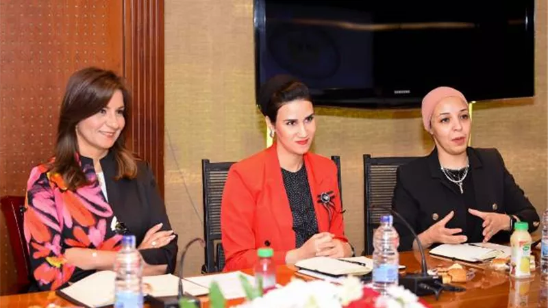 وزيرة الهجرة تستقبل وفدين من أسقفية الخدمات بالكنيسة ومؤسسة 