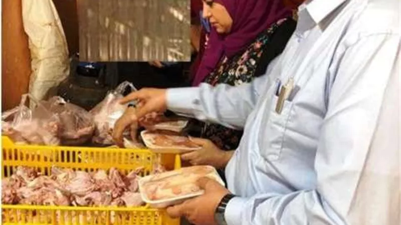 ضبط 145 كيلو لحوم ودواجن منتهية الصلاحية بالعاشر