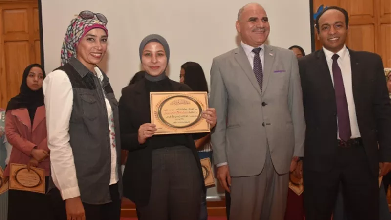 رئيس جامعة الأقصر يشهد حفل استقبال الطلاب الجدد بكلية السياحة والفنادق
