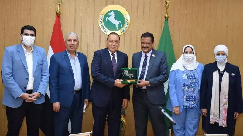 محافظ الشرقية يكرم الفائزين فى مسابقة التميز الحكومي
