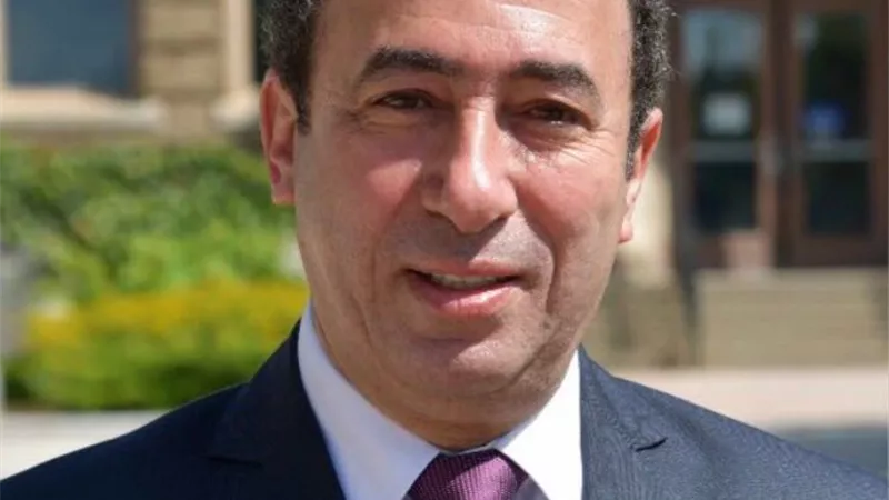 د عمرو مصطفى: توفير٢٠ مجالاً مختلفاً فى مجال العمل الزراعي وتدريب الطلاب بالمجان