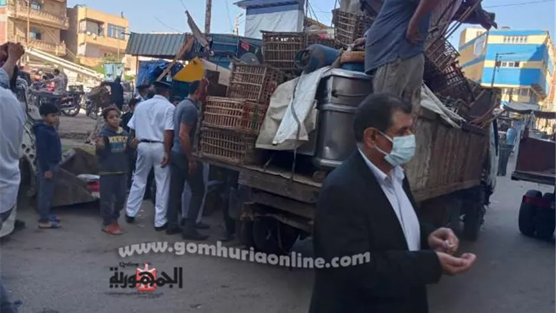 ضبط مواد غذائية ولحوم ودواجن غير صالحة للإستهلاك الآدمى بتلا والشهداء وتنفيذ إزالات فورية وتحرير محاضر إشغالات .. صور