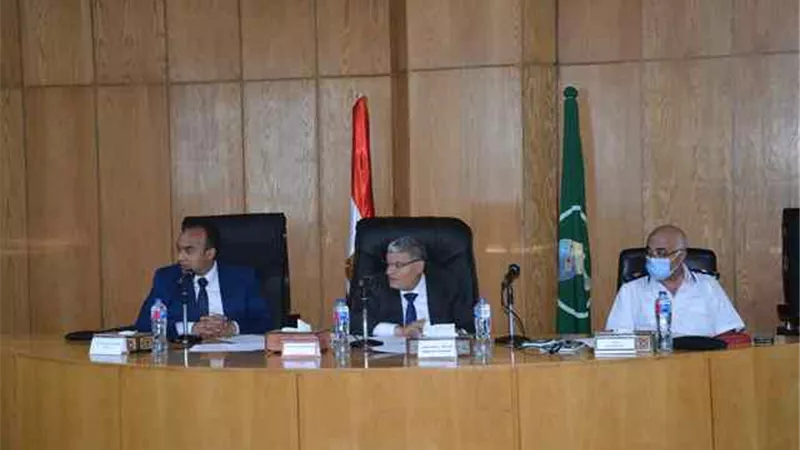 محافظ المنيا يعقد اجتماعاً تنسيقياً لإزالة التعديات على أملاك الدولة