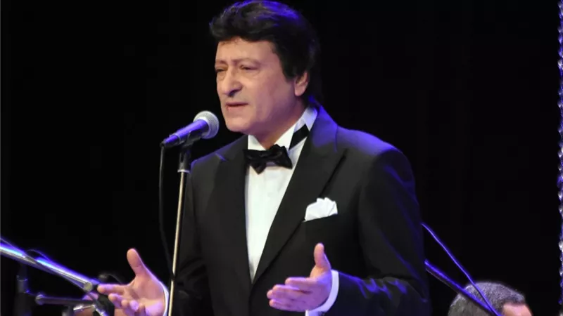 أغنية تشهد عليا.. هدية محمد الحلو في عيد الحب لجمهوره.. فيديو