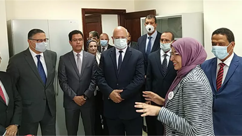سوسة والقوصى يفتتحان أول معمل متعدد الأغراض بجامعة بنها فى العبور..بالفيديو