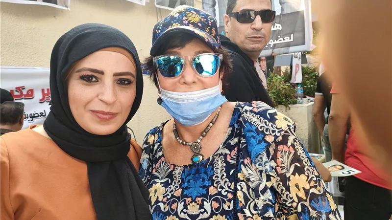 لبلبة تلتزم بالاجراءات الاحترازية بانتخابات التجديد النصفى للممثلين