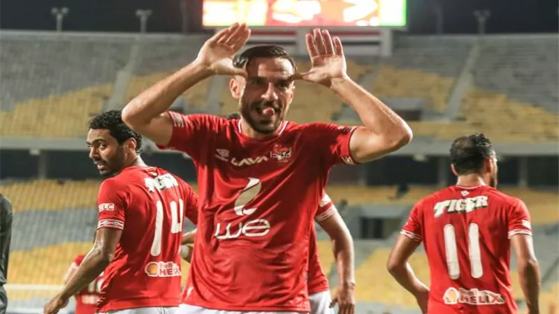 توقعت تسجيله أهدافًا فى القمة.. علي معلول يهدي فوز الأهلى على الزمالك لزوجته