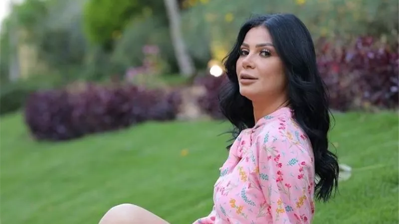 بألوان زاهية .. إطلالة مبهجة لـ 