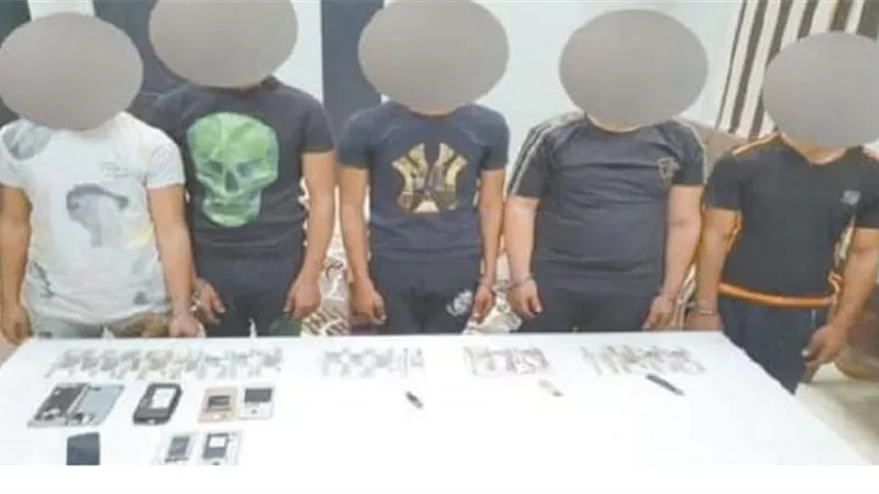 3 عاطلين يستخدمون التوك توك في خطف متعلقات الضحايا