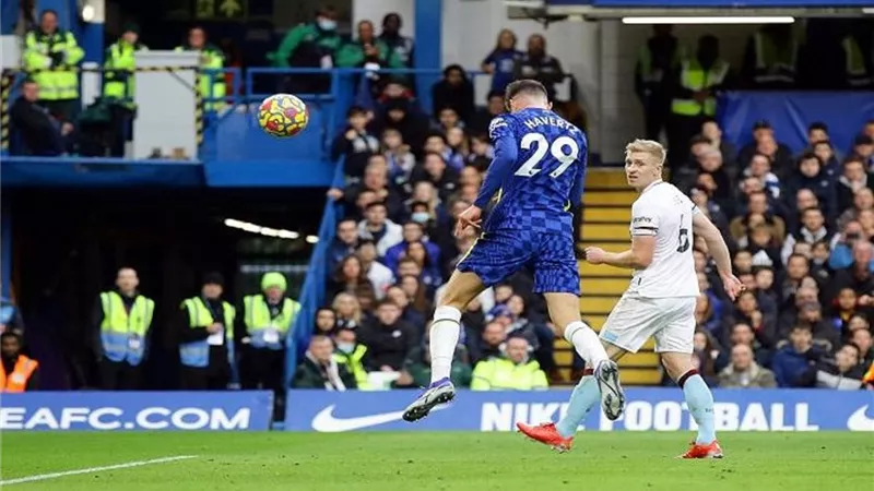 هدف ونقطة لكل فريق فى لقاء تشيلسى وبيرنلى بالدورى الانجليزى