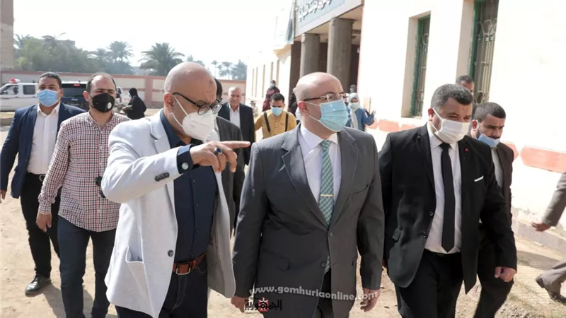 محافظ بني سويف يطمئن على انتظام العمل بالوحدة الصحية بقرية تزمنت