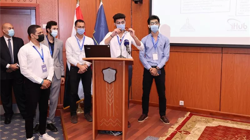 حل مبتكر لمرضى الشلل الرباعى يحصد المركز الثالث بمنحة الاتصالات