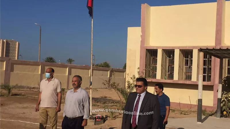 عقل يشهد طابور الصباح بالمدرسة الثانوية الصناعية العسكرية بطور سيناء