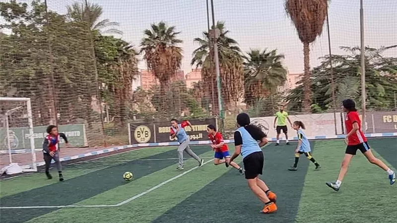 تعليم الكرة النسائية بالملاعب الدولية روض الفرج