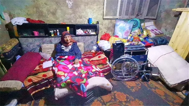 الرئيس السيسي يوجه بتوفير شقة سكنية للمواطنة باتعة السيد إبراهيم.. صور