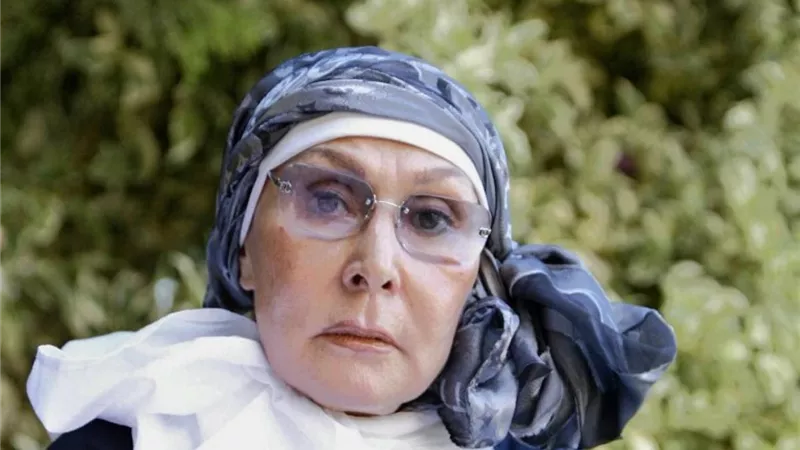 تسمع القرآن وتبتسم.. زوج ابنة الفنانة سهير البابلي يكشف حالتها الصحية