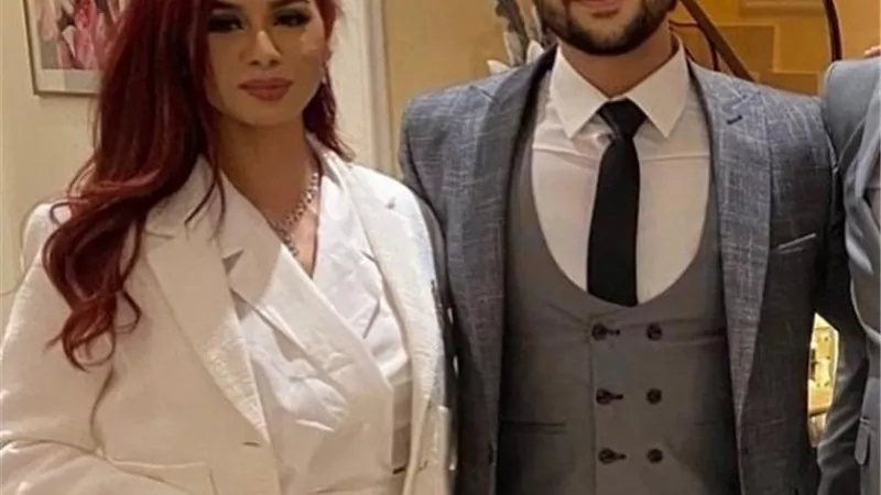 أصدقاء الوسط الفنى.. سر انفصال محمود المهدي عن الفنانة منة عرفة