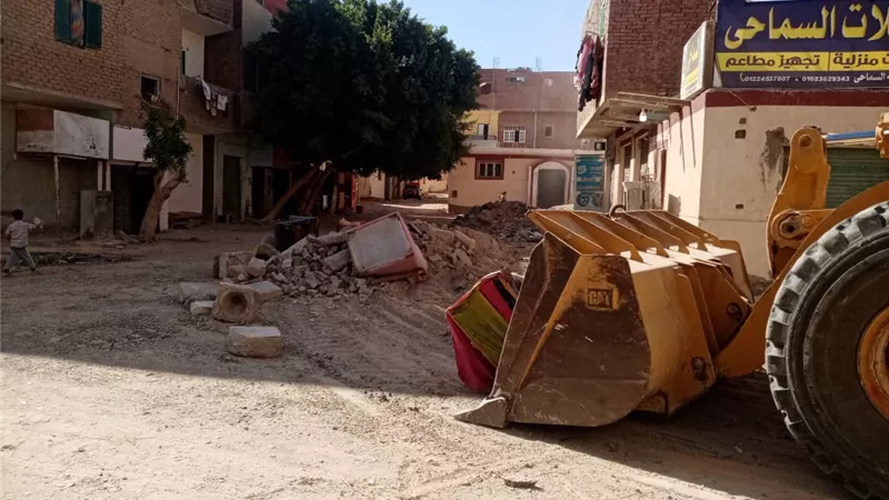 إزالة ٥٥ حالة تعوق تطوير منطقة العرب بالغردقة