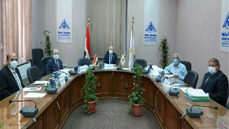 رئيس جامعة بنها يترأس لجنة اختيار عميد كلية العلوم