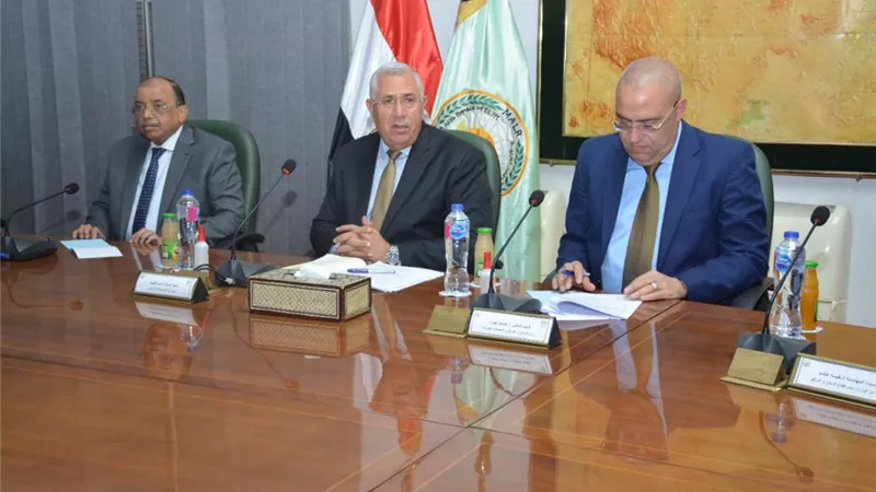 شعراوى: تنسيق بين الأجهزة التنفيذية بالمحافظات لمنع أية تعديات جديدة على الأراضى الزراعية
