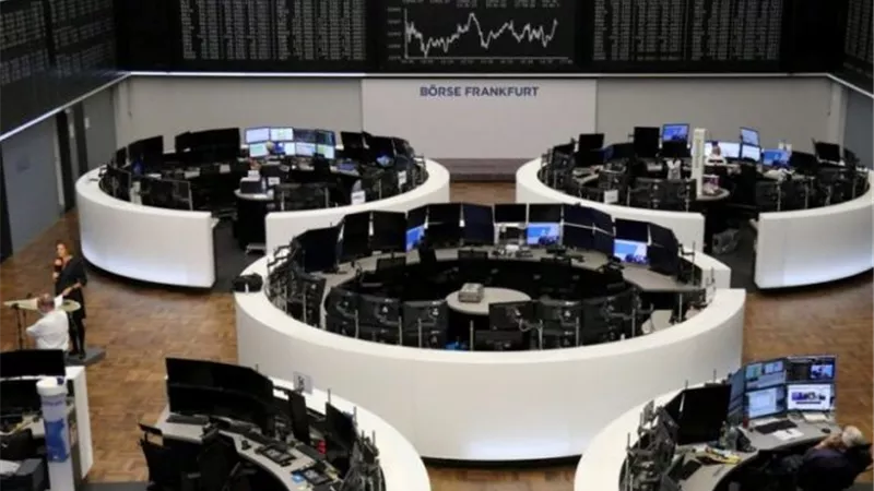 أسهم أوروبا تصعد بدعم سهمي باير وإيه.بي فودز
